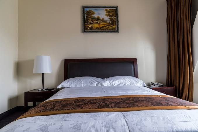 John Hotel