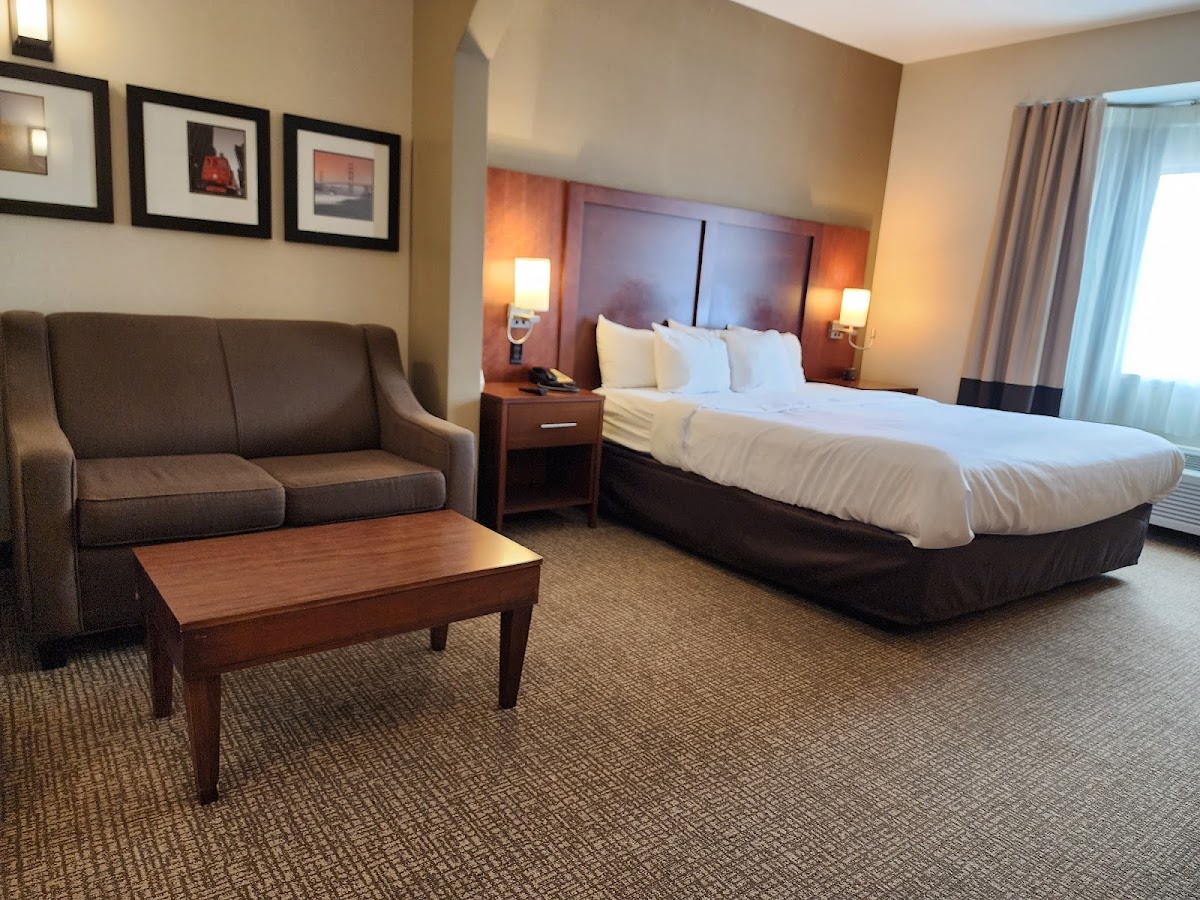 The Atrium Hotel