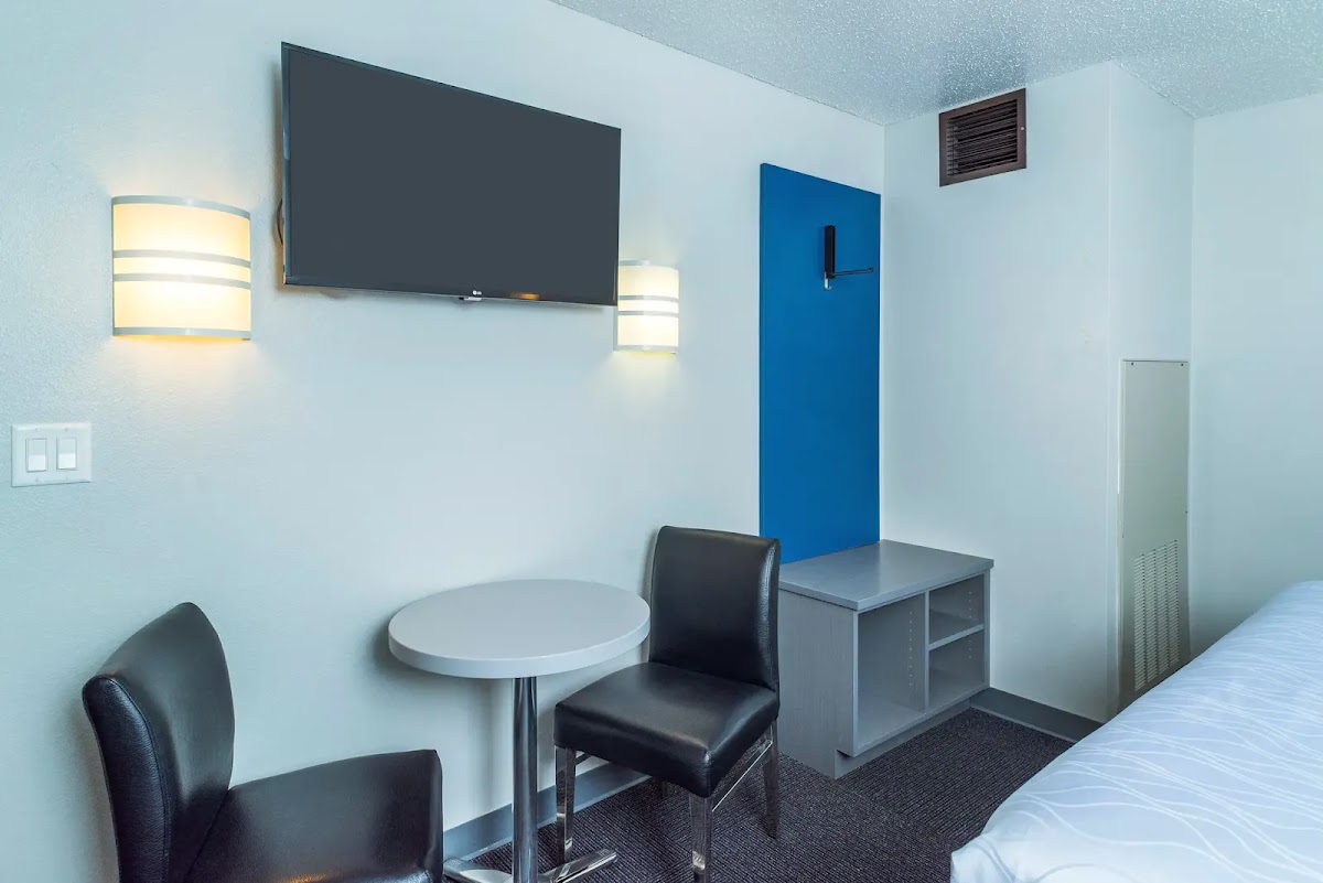 Studio Z Extended Stay Hotel & Lounge