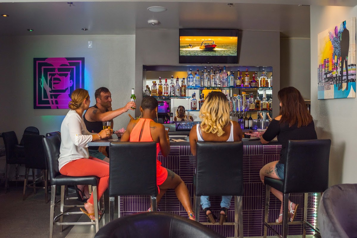 Studio Z Extended Stay Hotel & Lounge