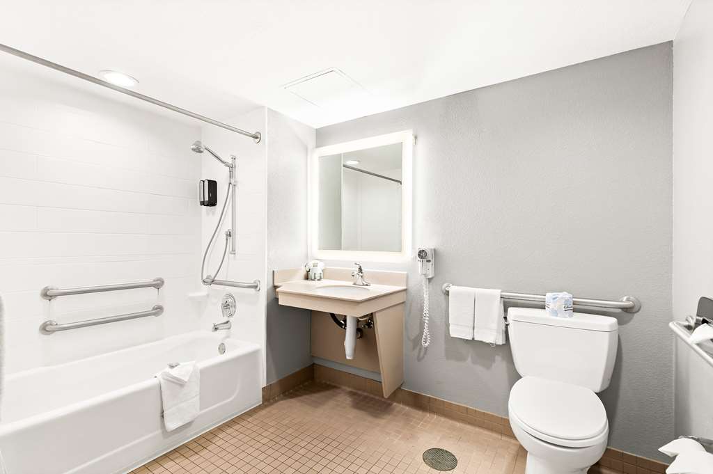 Best Western Yacht Harbor Hotel