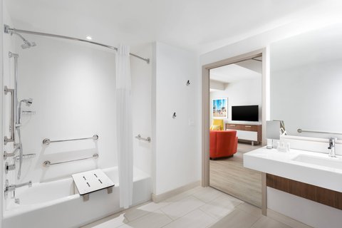 Courtyard by Marriott Santa Monica