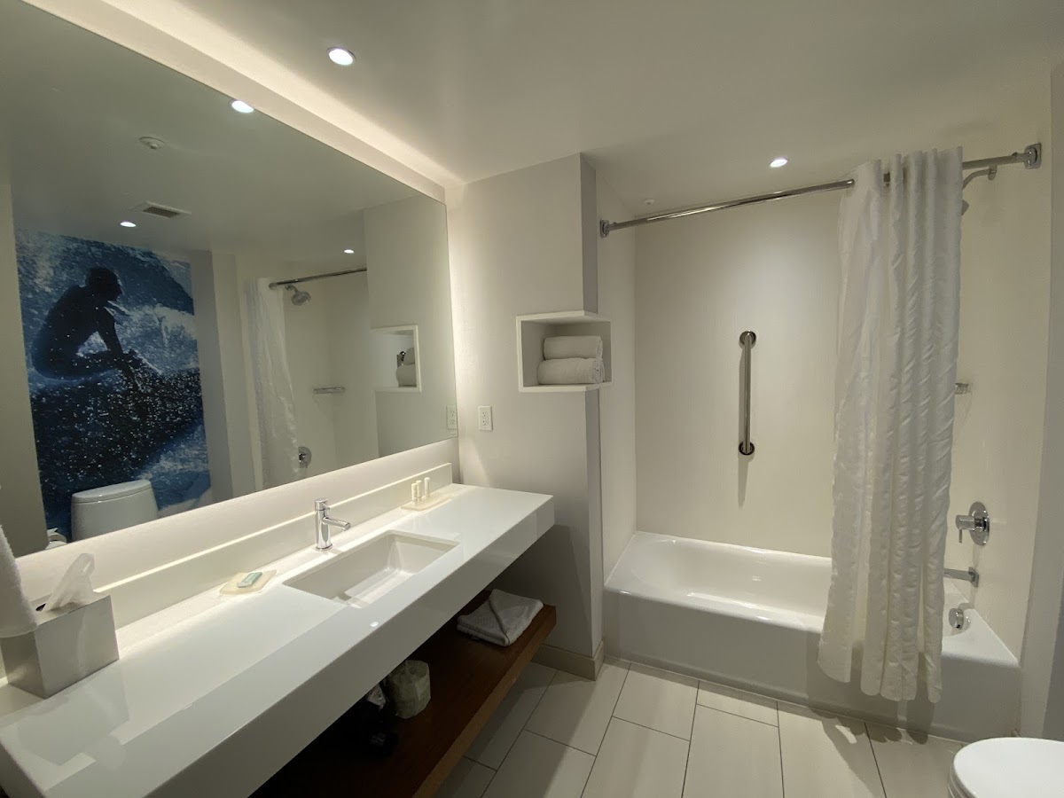 Courtyard by Marriott Santa Monica