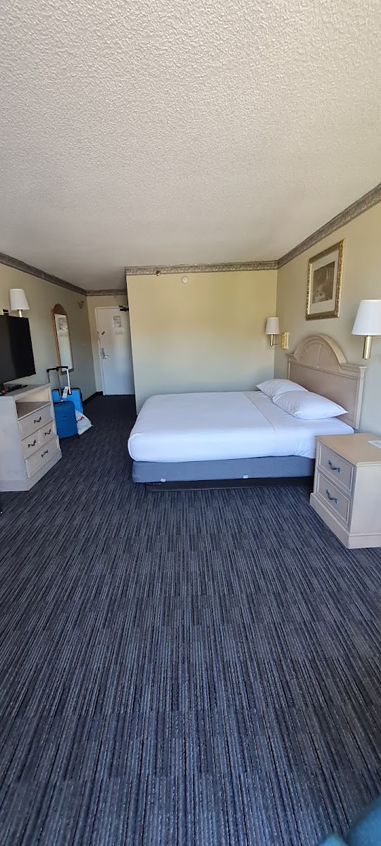 Glendale Express Hotel