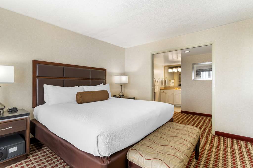 Best Western Plus Grosvenor Airport Hotel