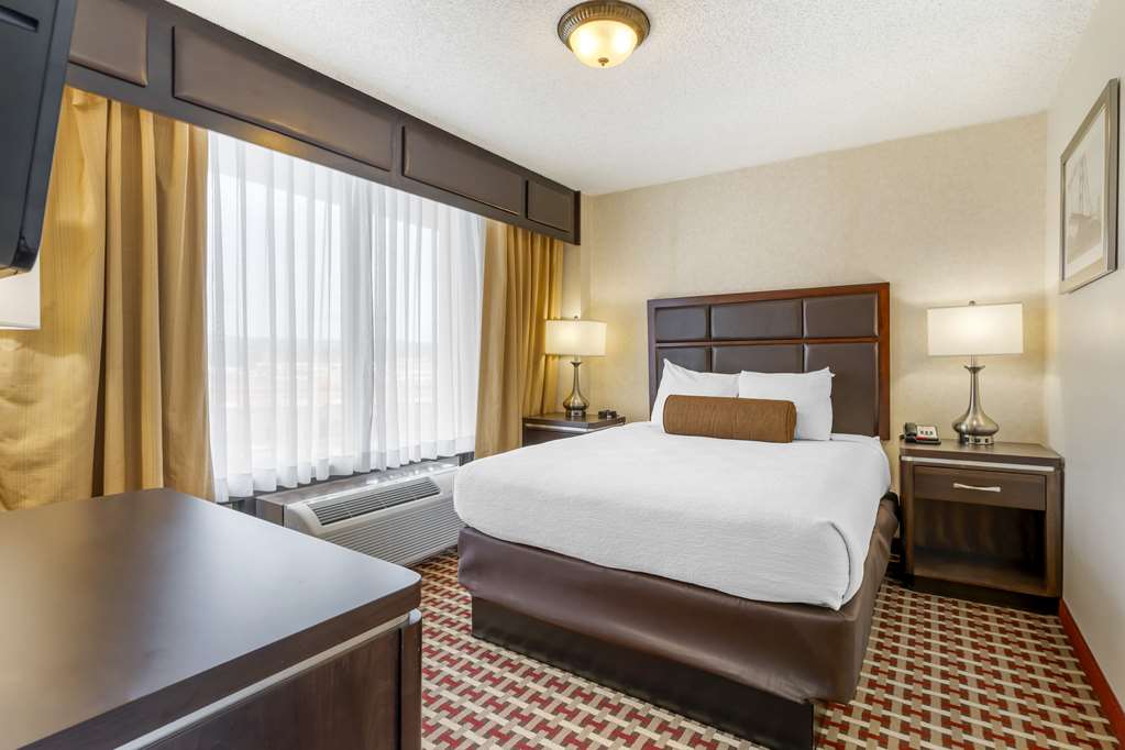 Best Western Plus Grosvenor Airport Hotel