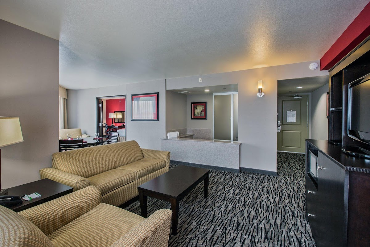 Holiday Inn & Suites Anaheim - Fullerton
