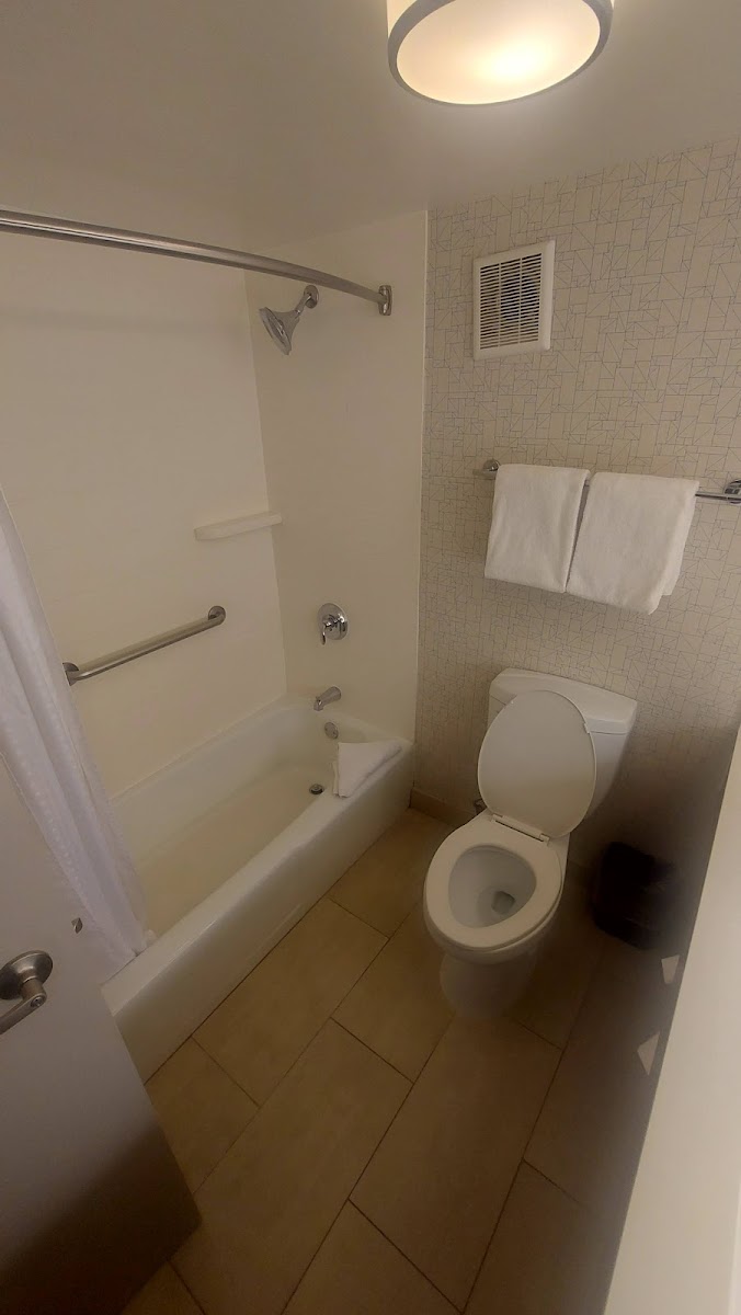 Holiday Inn & Suites Anaheim - Fullerton
