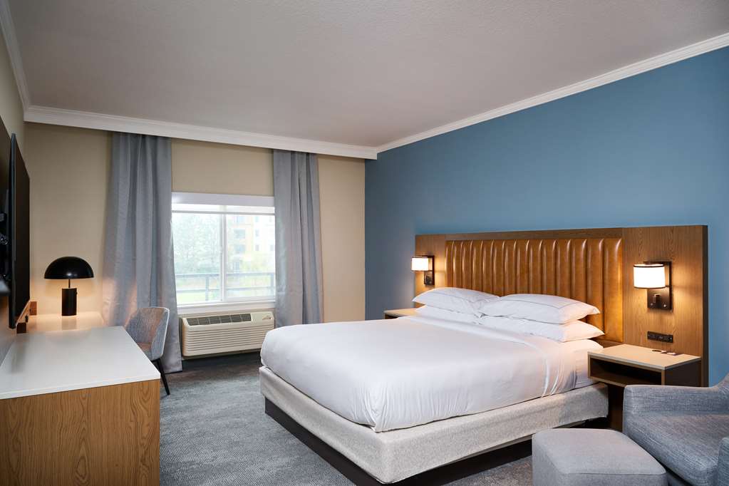DoubleTree by Hilton Chatsworth
