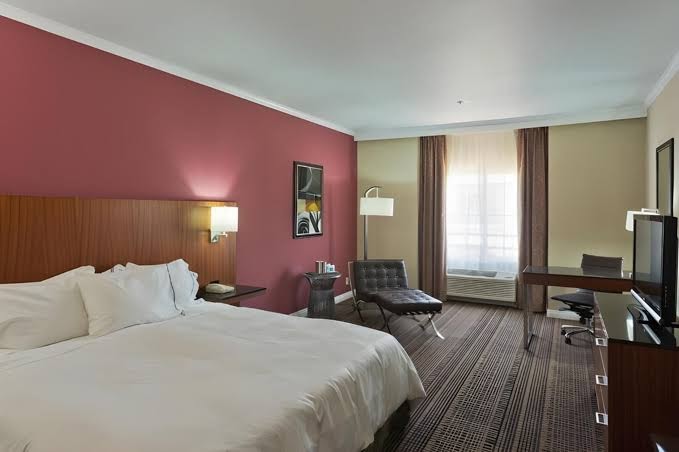 DoubleTree by Hilton Chatsworth