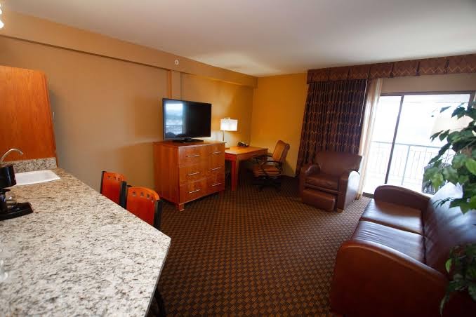 Mirabeau Park Hotel & Convention Center