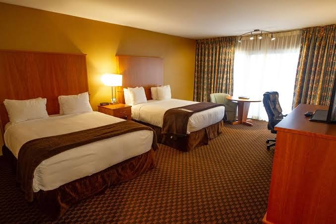 Mirabeau Park Hotel & Convention Center