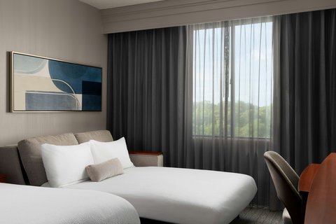 Courtyard by Marriott Long Island MacArthur Airport