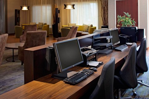 Courtyard by Marriott Long Island MacArthur Airport