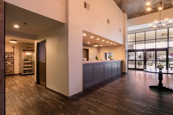 Oxford Suites Chico