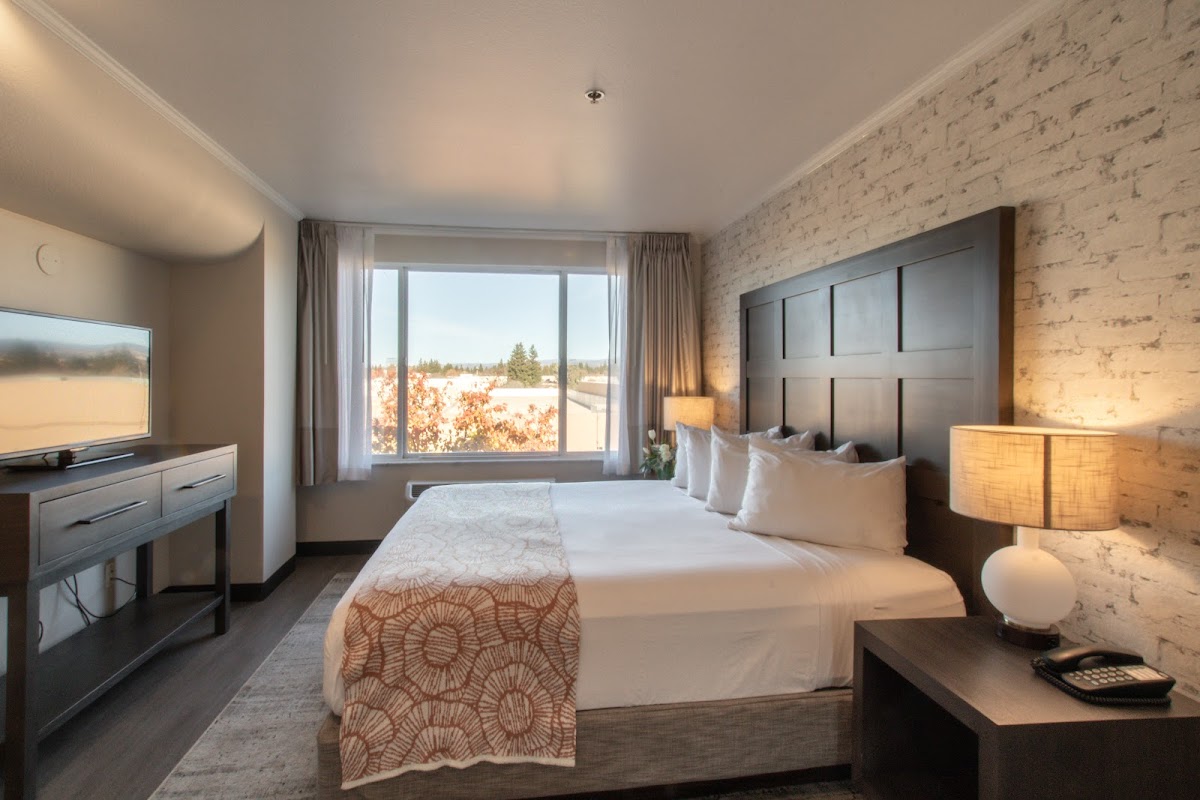 Oxford Suites Chico