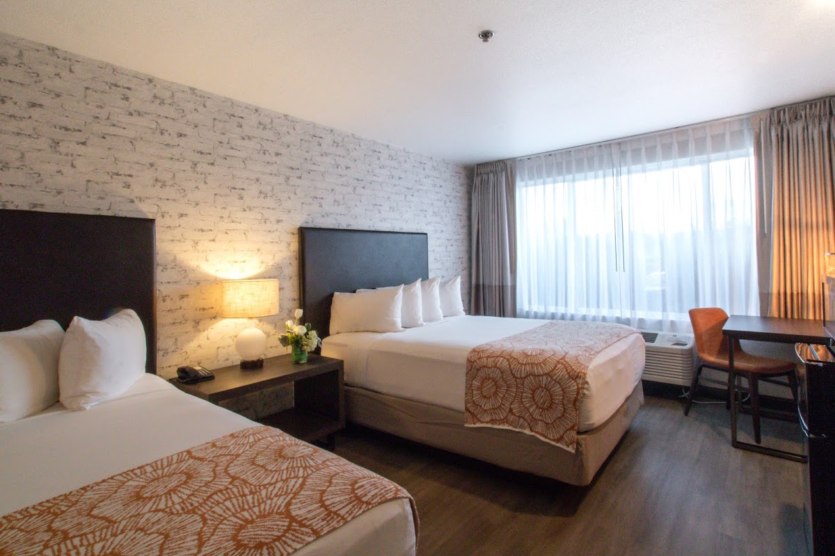 Oxford Suites Chico