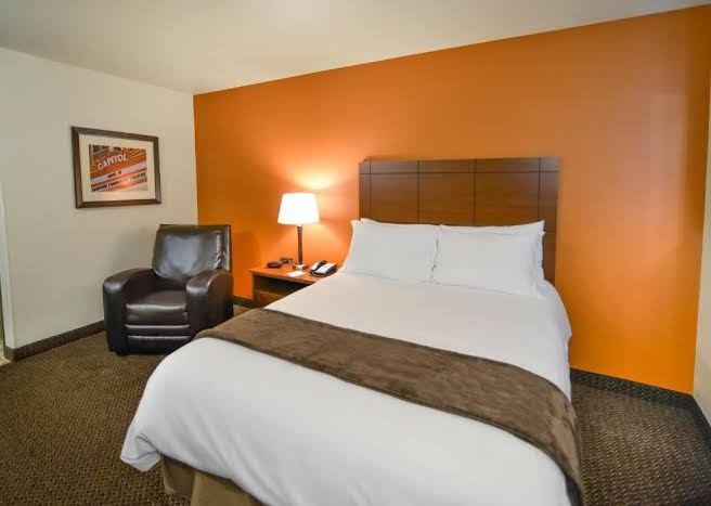 My Place Hotel-Aberdeen, SD