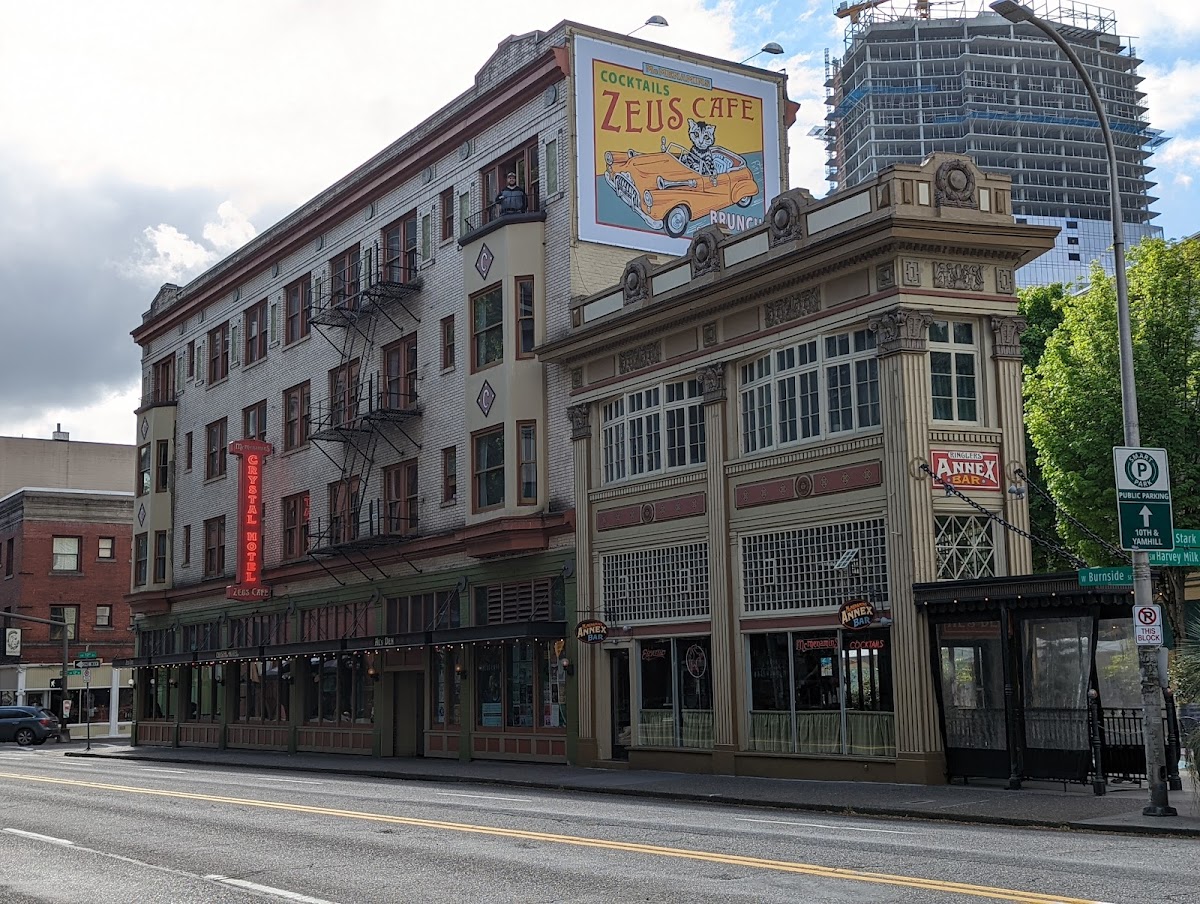 McMenamins Crystal Hotel