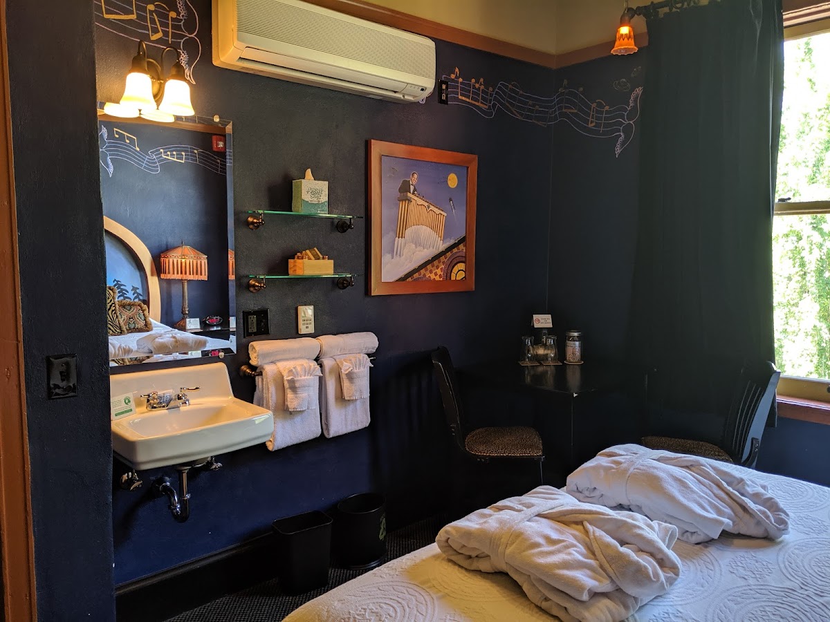 McMenamins Crystal Hotel