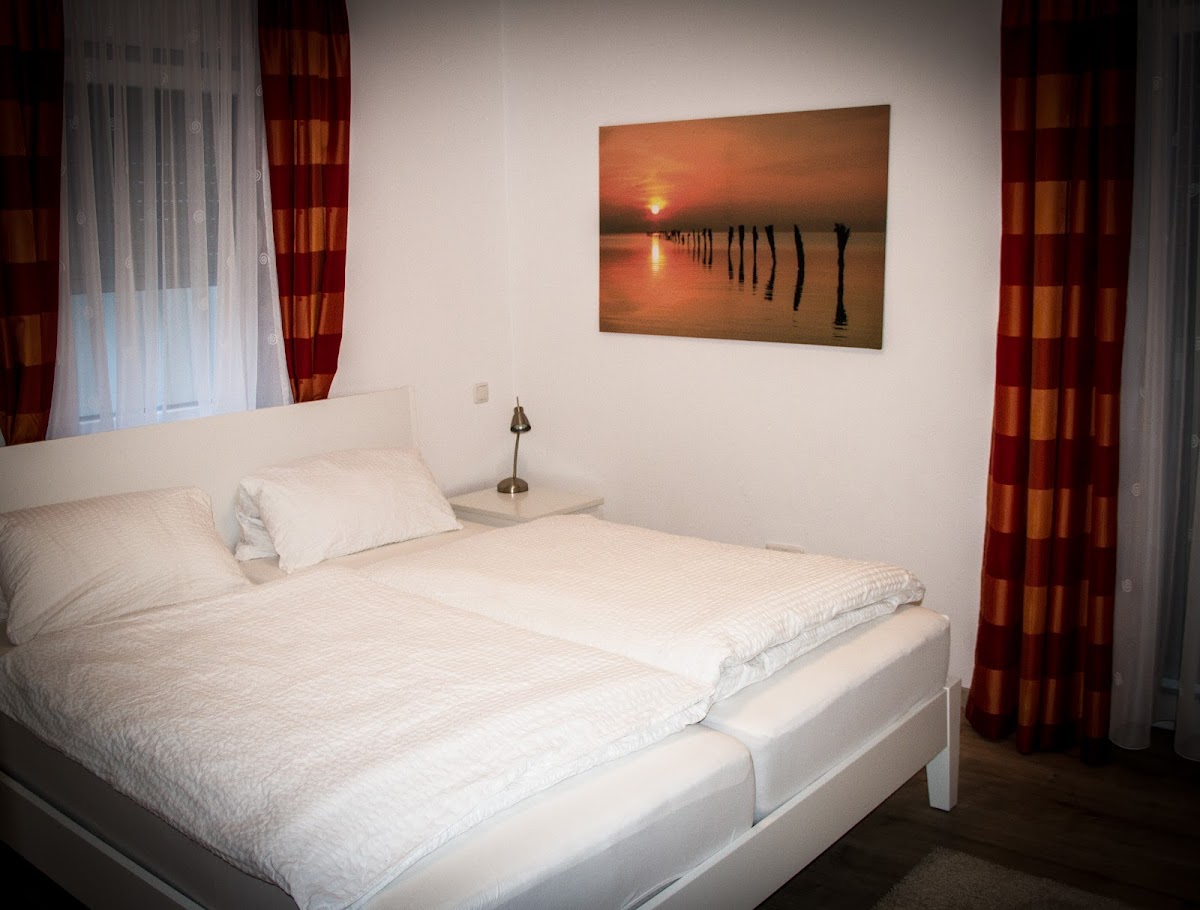 Cozy Corners - Hotel/Furnished Apartments