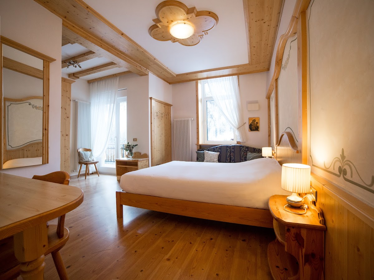 Hotel Vioz - Family Hotel & Apartments
