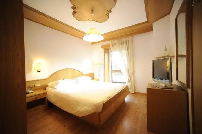 Hotel Vioz - Family Hotel & Apartments