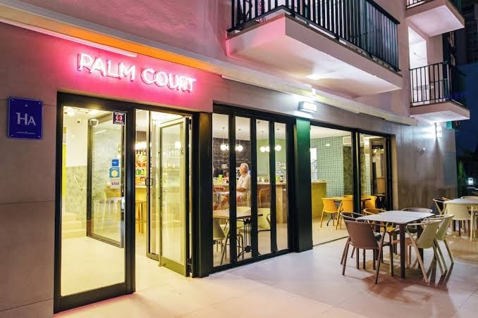 Apartamentos Palm Court