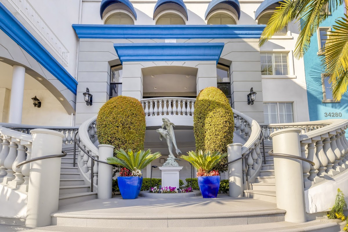 Best Western Plus Marina Shores Hotel