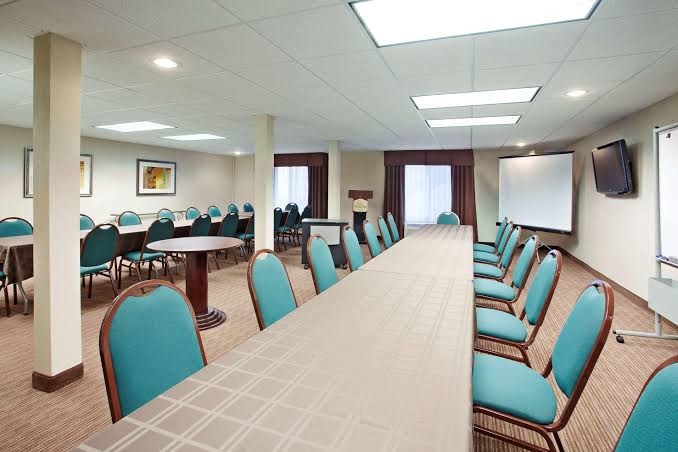 Best Western Plus Marina Shores Hotel