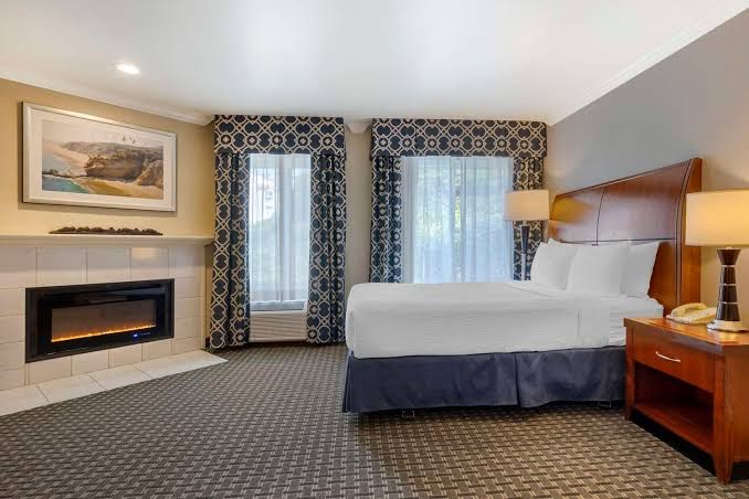 Best Western Plus Marina Shores Hotel