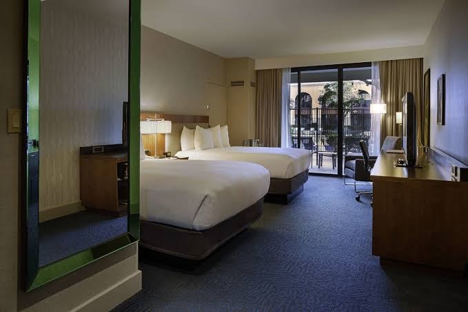 DoubleTree by Hilton Hotel Newark - Fremont