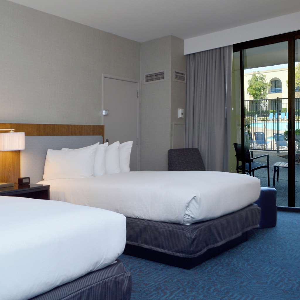 DoubleTree by Hilton Hotel Newark - Fremont