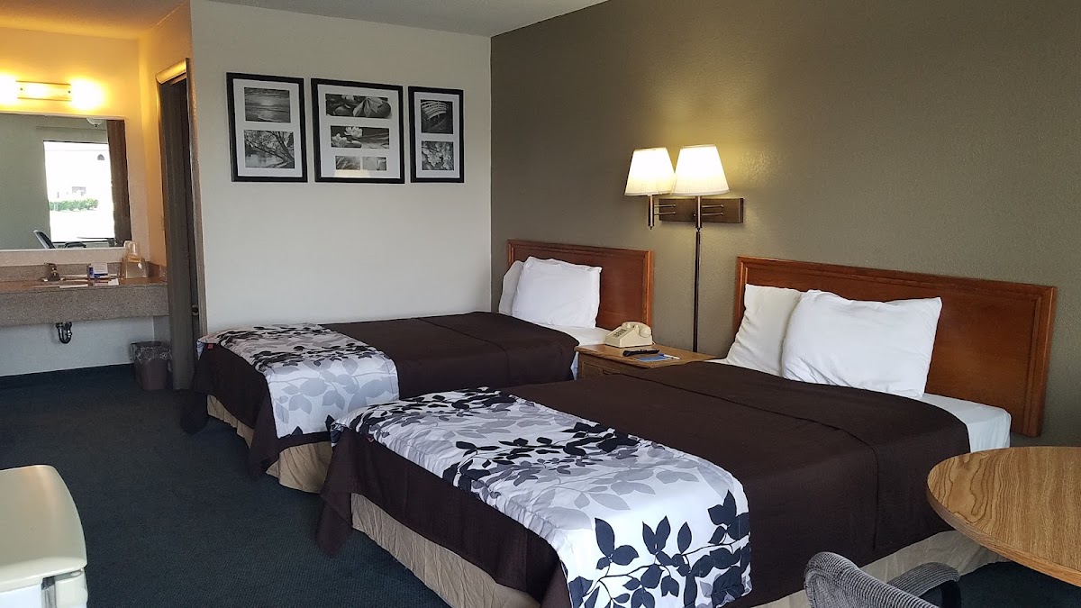 Travelers Inn & Suites