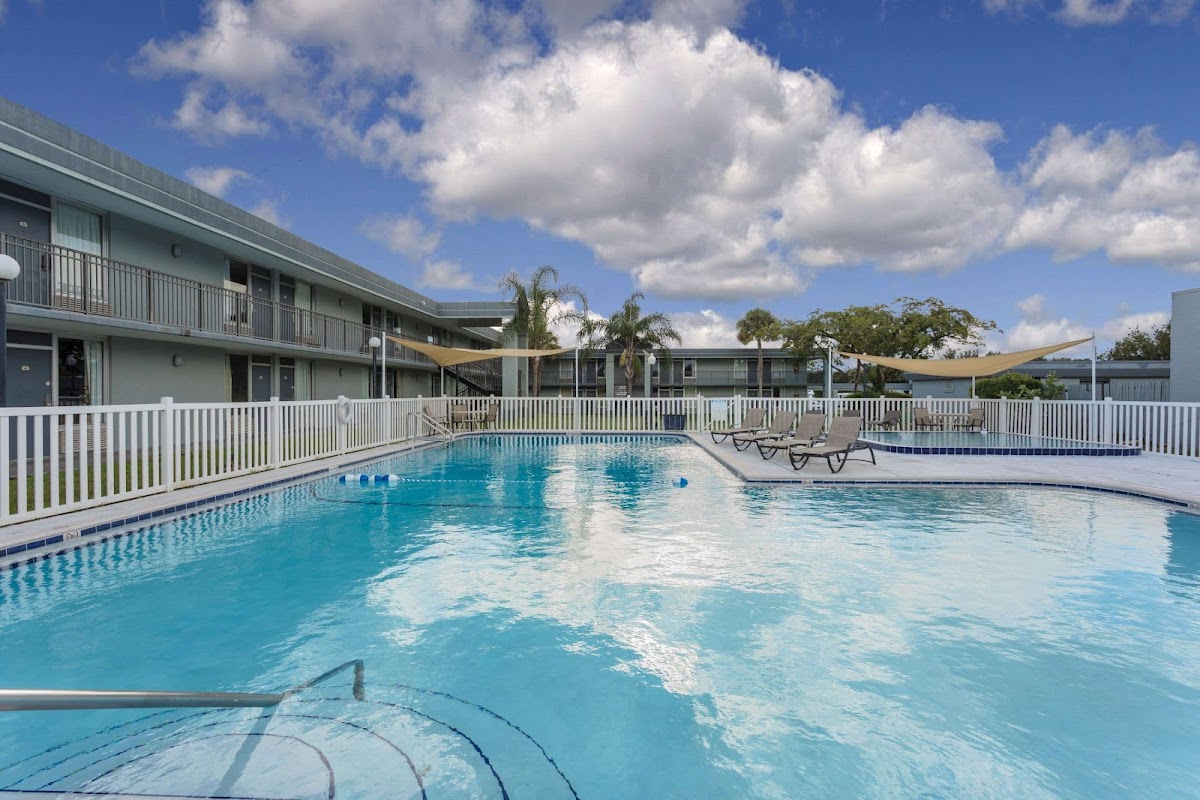 Super 8 by Wyndham Ocala I-75