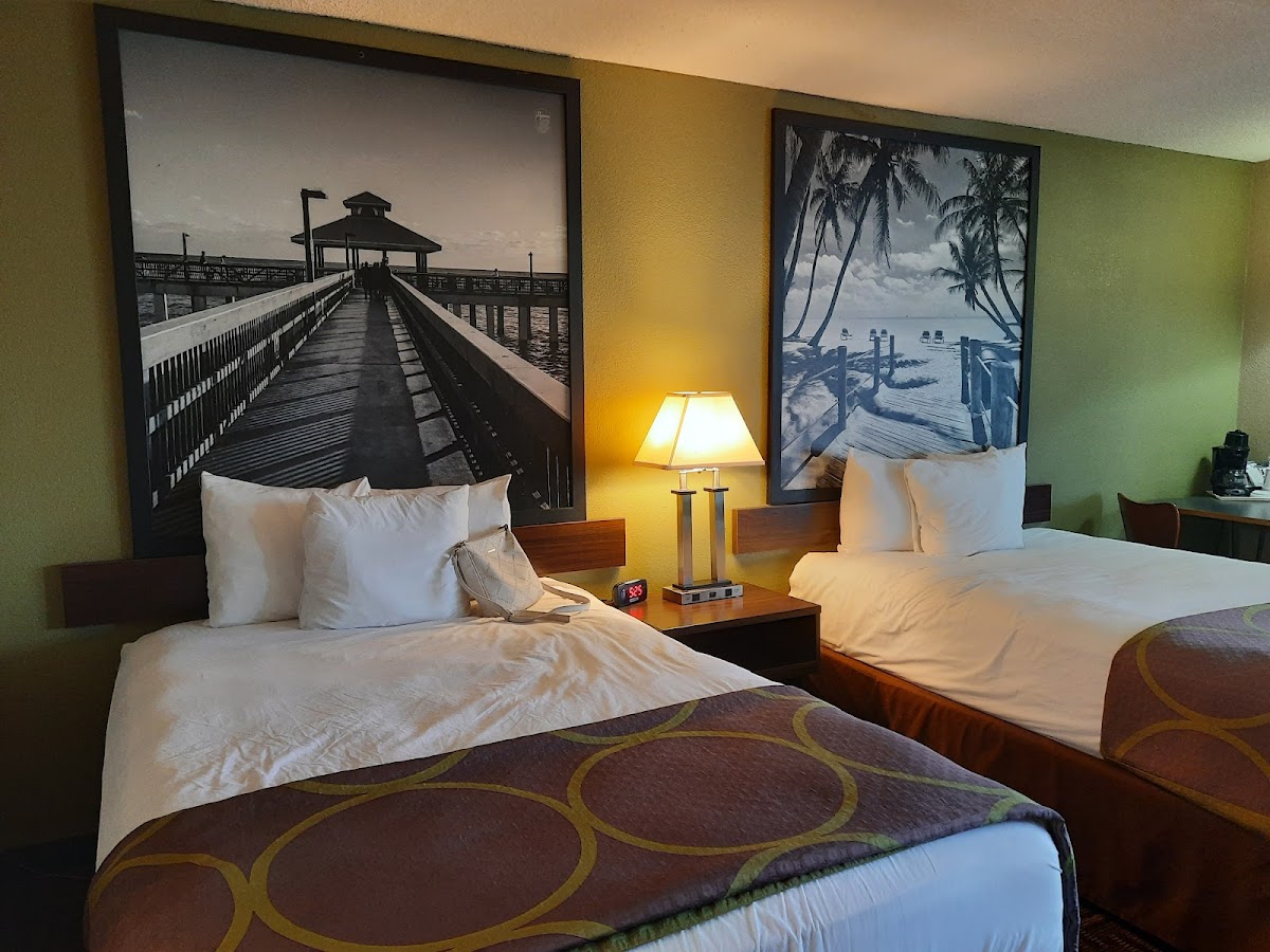 Super 8 by Wyndham Ocala I-75