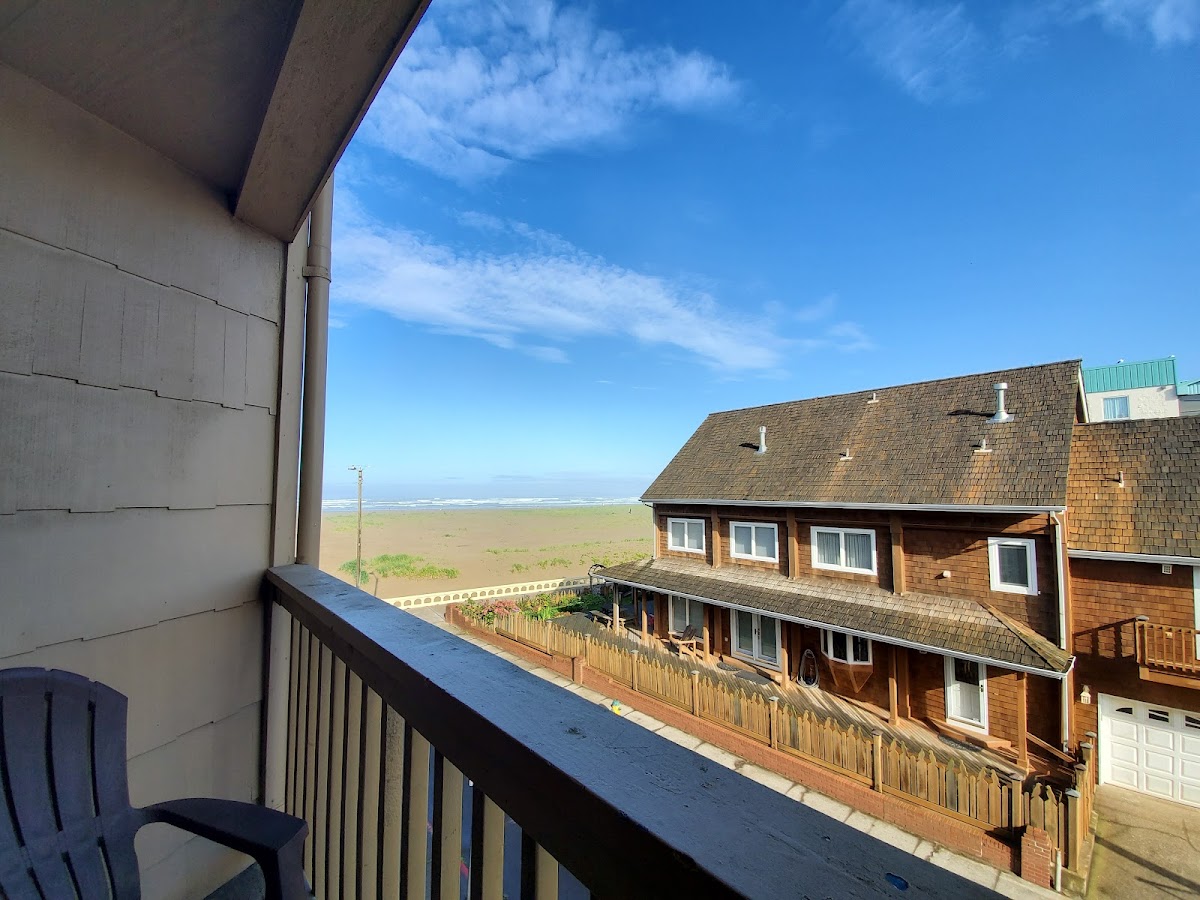 Ebb Tide Oceanfront Inn