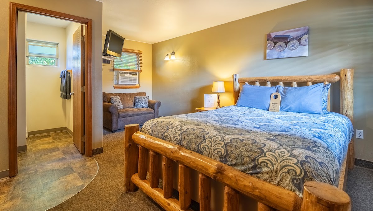 Dodge Peak Lodge/Tavern