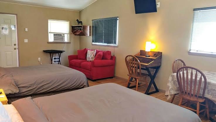 Dodge Peak Lodge/Tavern