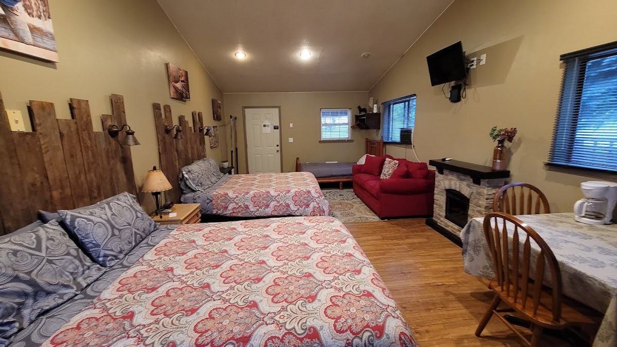 Dodge Peak Lodge/Tavern