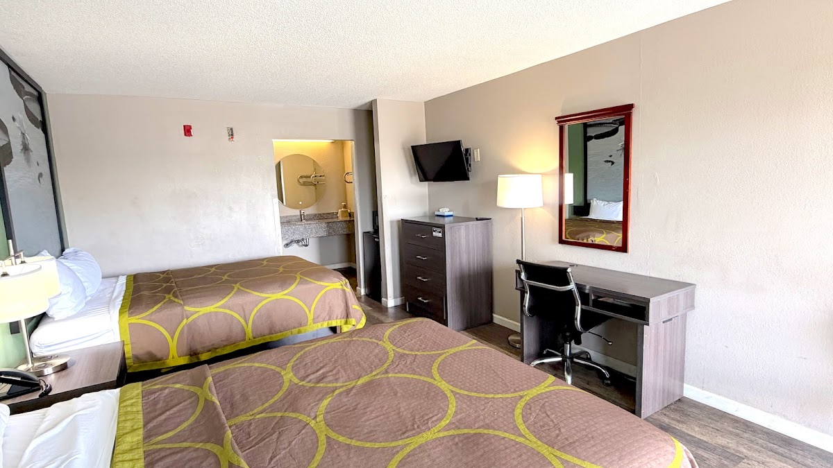 Super 8 by Wyndham Marianna I-10