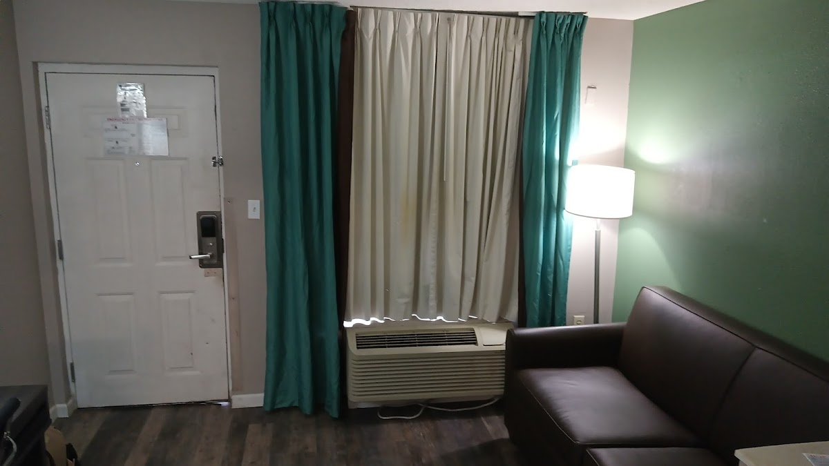 Super 8 by Wyndham Marianna I-10