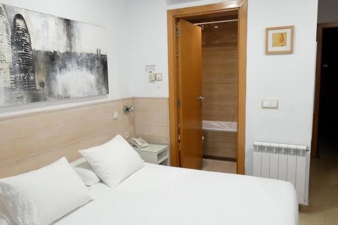 Hostal House