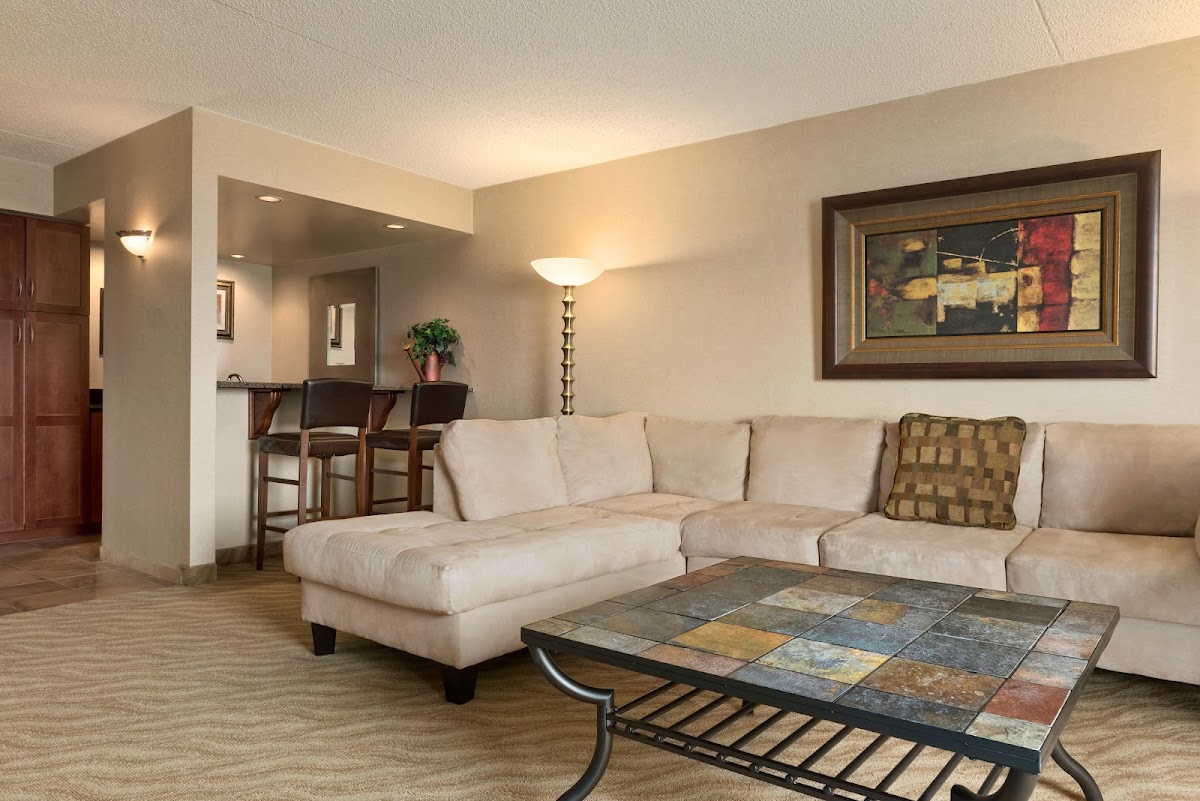 DoubleTree by Hilton Hotel Wichita Airport
