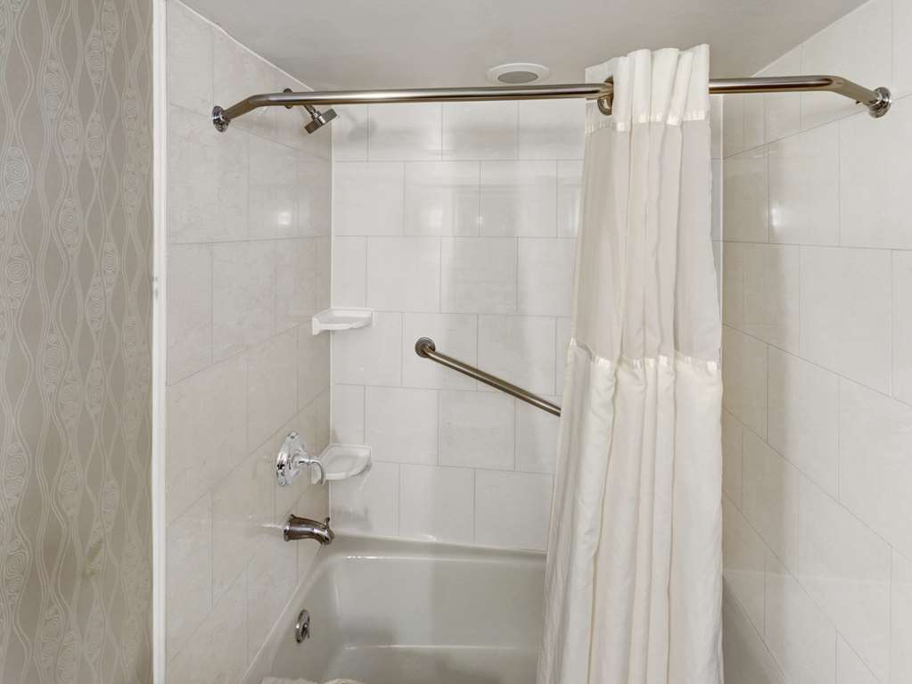 DoubleTree by Hilton Hotel Wichita Airport
