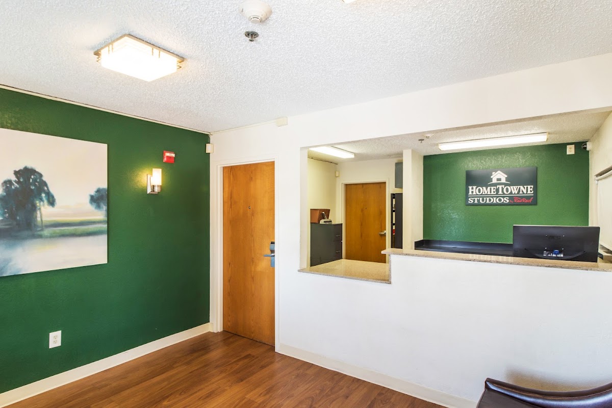 HomeTowne Studios Houston - West Oaks/ Energy Corridor