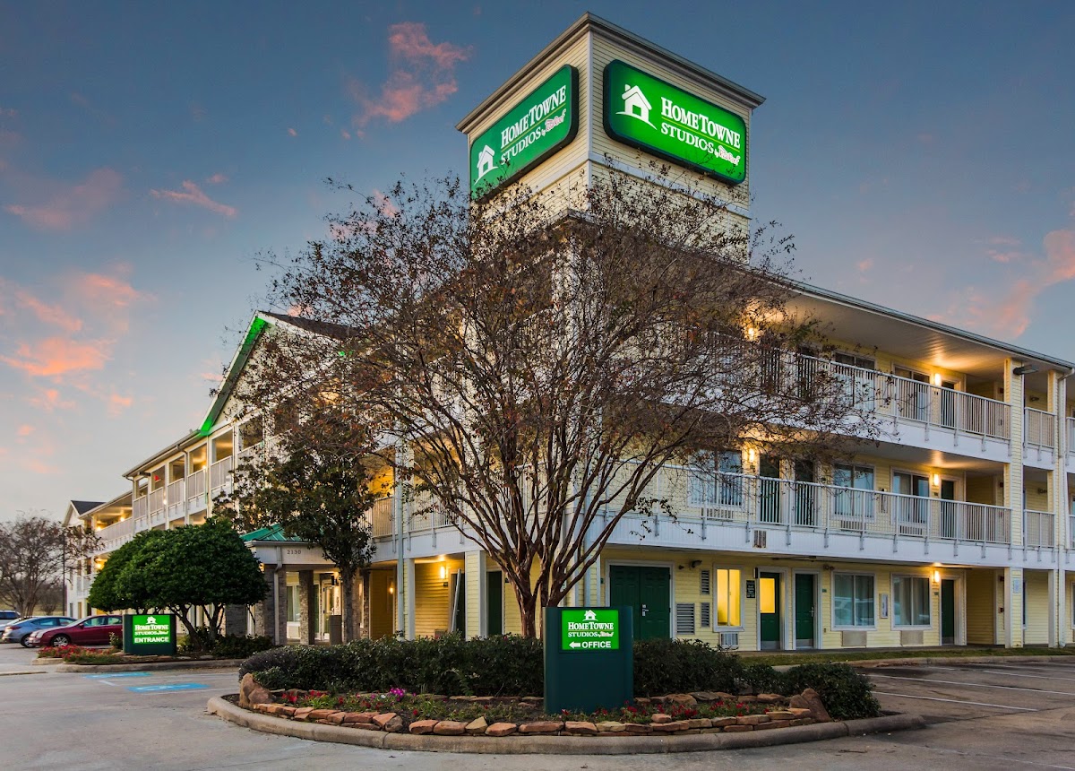 HomeTowne Studios Houston - West Oaks/ Energy Corridor