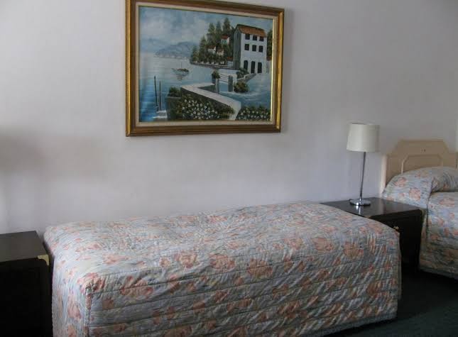 Wayfarer Motel