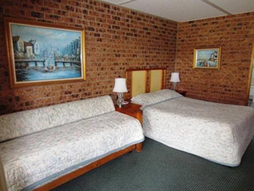 Wayfarer Motel