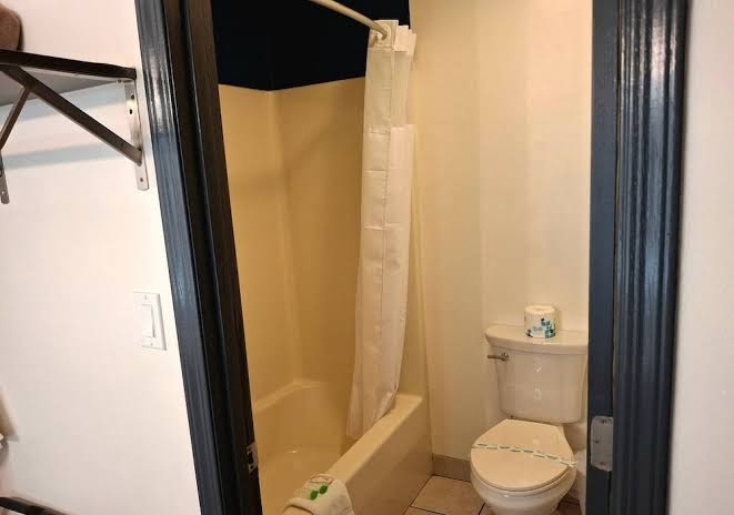 Shady Acre Inn and Suites